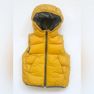 Zara kids puffer vest . Size 3-4 years old . (104cm)